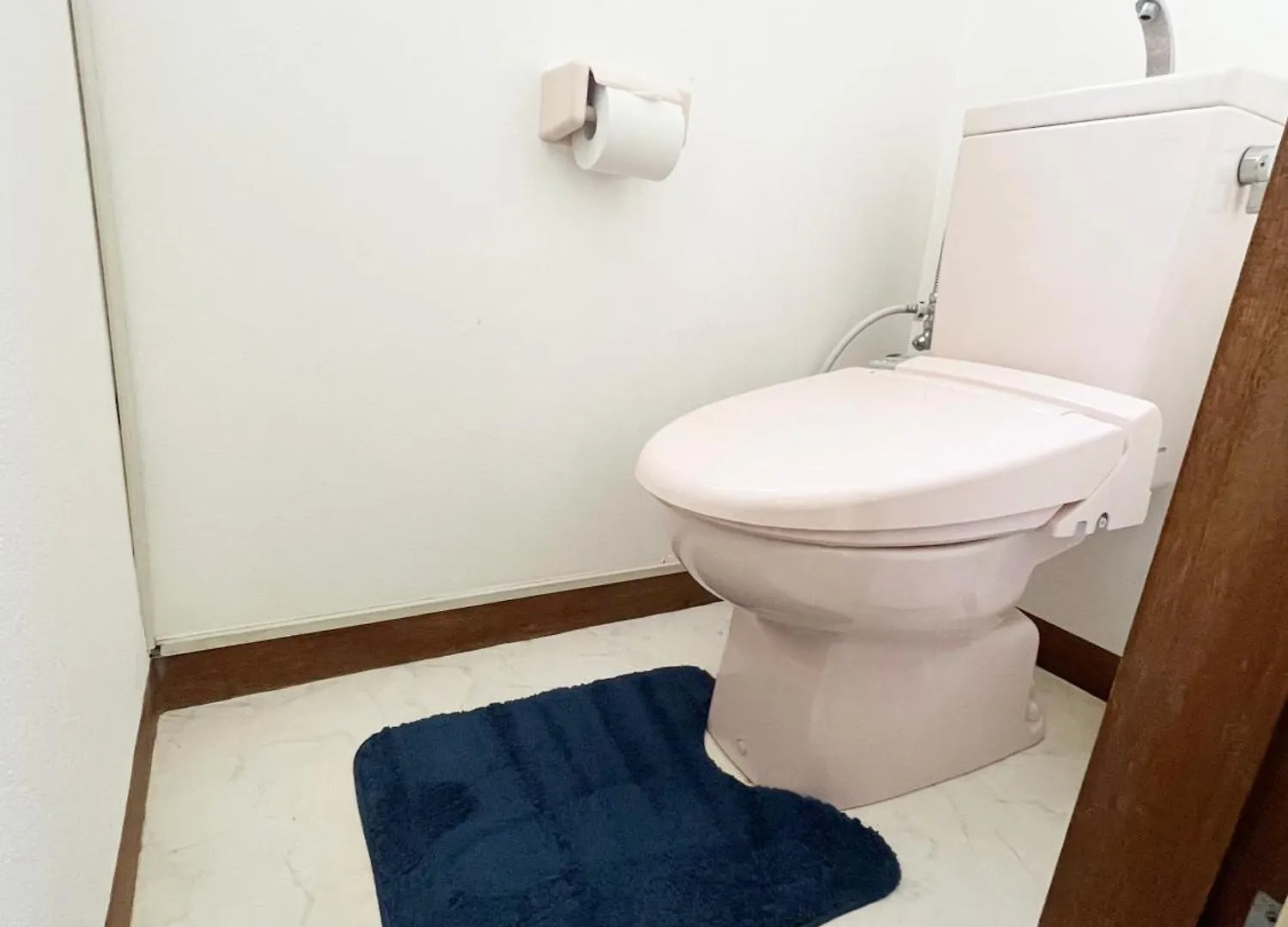 Apartment 本町1丁目b Honcho 1-Chome B Tokyo